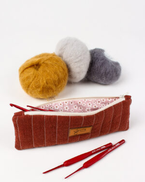 Naturalny piórnik lniany BORDO