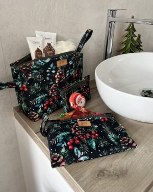 Komplet 3 wodoodpornych kosmetyczek – Świąteczny wzór