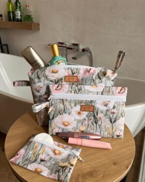 Komplet 3 kosmetyczek – praktyczny prezent dla Babci