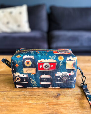Kosmetyczka męska podróżna z motywem retro aparatów