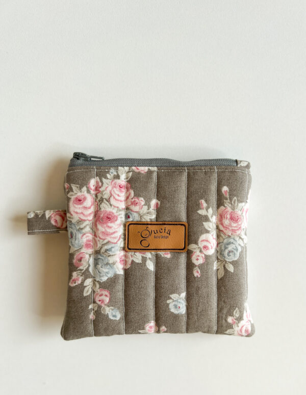 Mini kosmetyczka w subtelny kwiatowy wzór, widok produktu