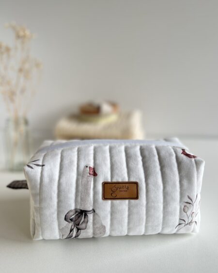 Kosmetyczka w gąski