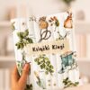 Personalizowane etui na książkę z imieniem, motyw ogrodniczki z ziołami i kwiatami, ręcznie szyte book sleeve.